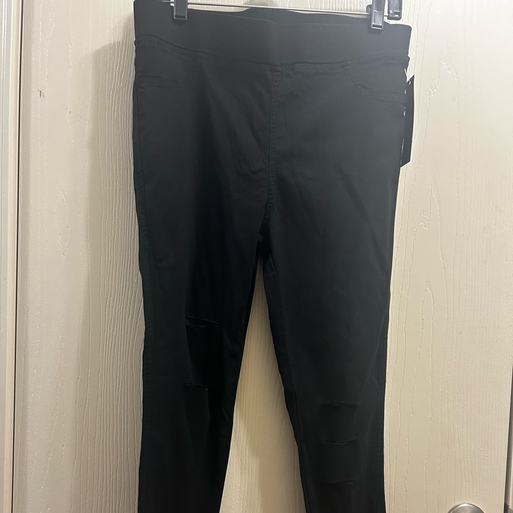 Black pull up pants